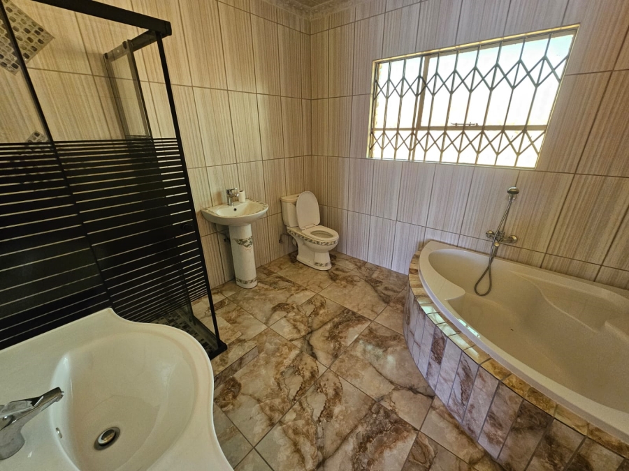 To Let 4 Bedroom Property for Rent in Welgelegen West Free State